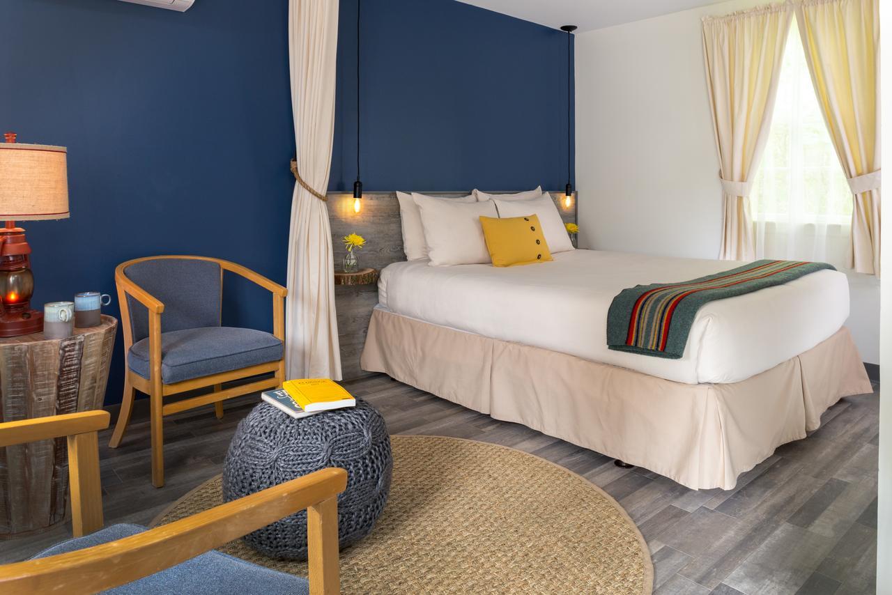 Treehouse Lodge Woods Hole Eksteriør bilde