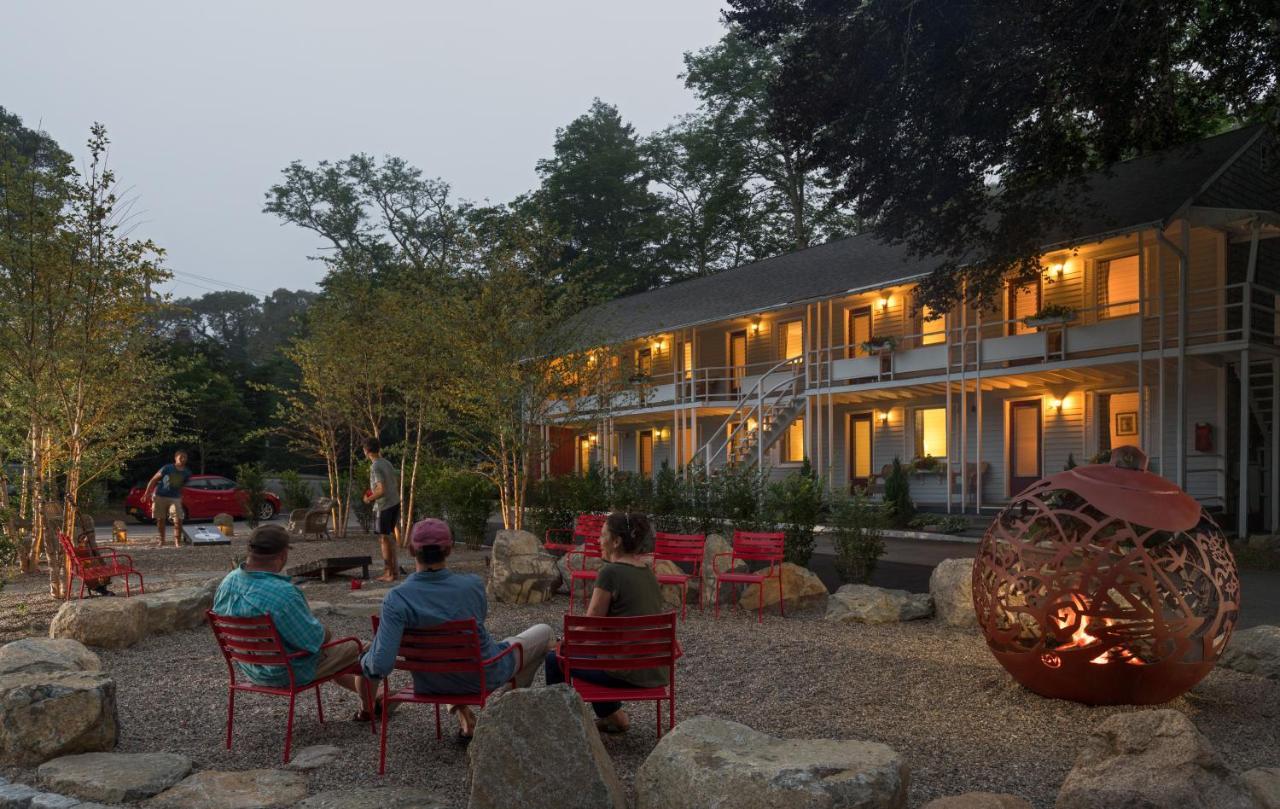 Treehouse Lodge Woods Hole Eksteriør bilde