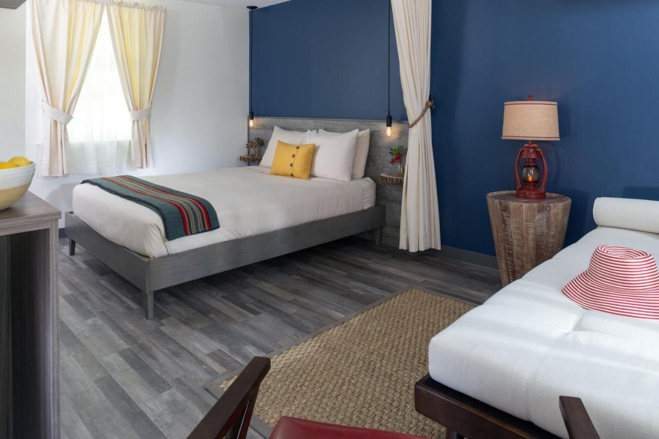 Treehouse Lodge Woods Hole Eksteriør bilde